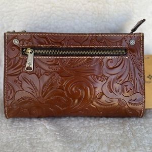 Patricia Nash Turati Crossbody/Shoulder Bag NWT Includes dust bag & 2 straps